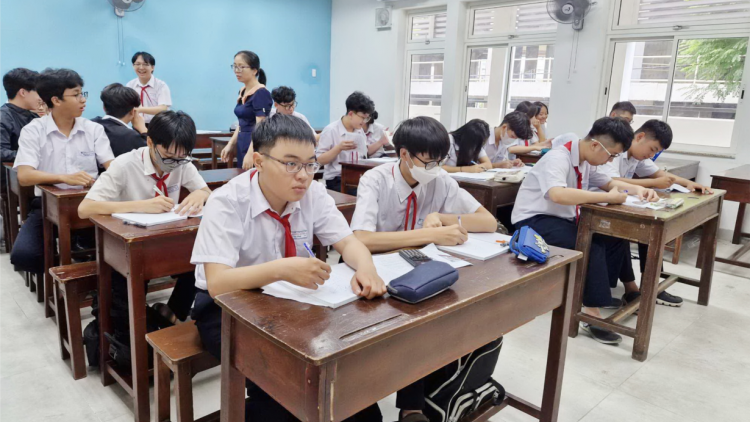Tuyển sinh vào lớp 10 ở Đà Nẵng: Căng thẳng nhưng ai cũng có cơ hội học tập (17/05/2024)