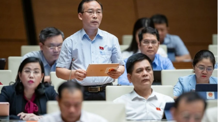 Quốc hội đồng tình cấm điều khiển phương tiện tham gia giao thông đường bộ mà trong máu hoặc hơi thở có nồng độ cồn (22/05/2024)