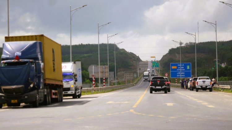 Tai nạn trên Quốc lộ 1A tăng, Quảng Trị  tiếp tục đề nghị đưa xe trọng tải lớn trở lại cao tốc Cam Lộ - La Sơn (22/05/2024)
