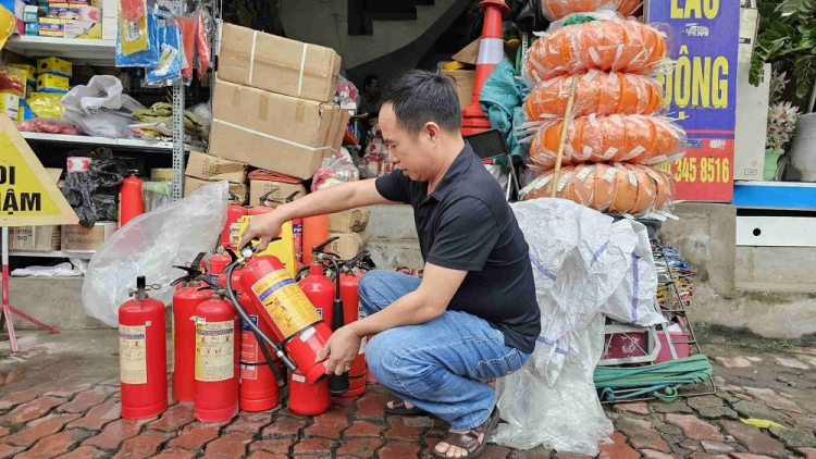 Tăng cường kiểm tra các mặt hàng trang thiết bị phòng cháy, chữa cháy (31/5/2024)