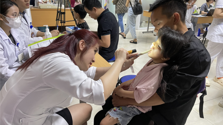 Dị tật môi vòm miệng bẩm sinh nhưng 43 tuổi mới biết đến Opration Smile (06/05/2024)