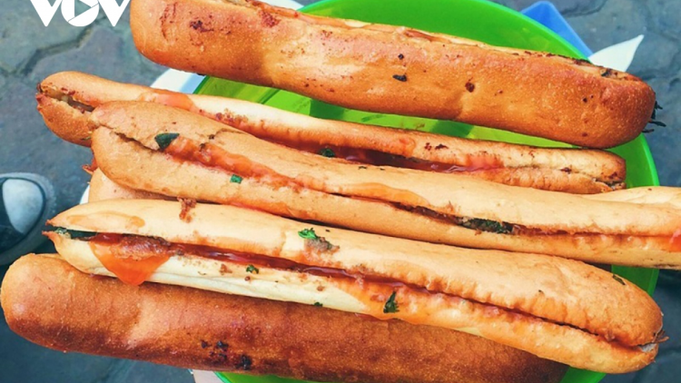 Phạt 90 triệu đồng  chủ cơ sở sản xuất bánh mỳ vi phạm an toàn thực phẩm (22/4/2024)