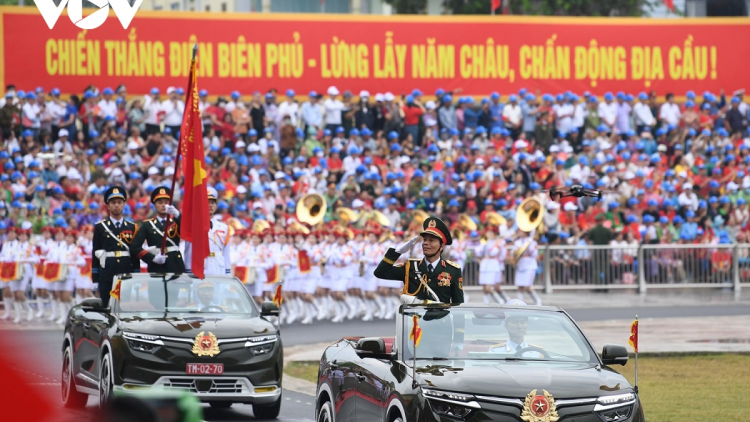 Hùng tráng Lễ kỷ niệm, diễu binh, diễu hành 70 năm Chiến thắng Điện Biên Phủ (07/05/2024)