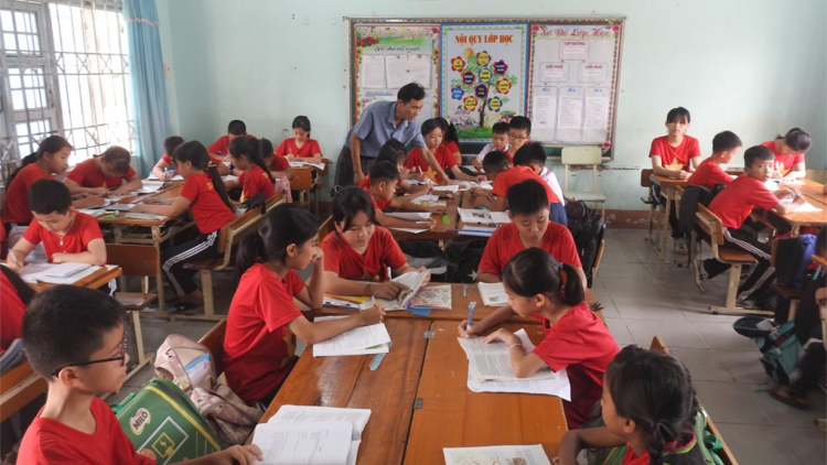 Truyền lửa tự hào chiến thắng lịch sử Điện Biên phủ trong trường học ở Kon Tum (04/5/2024)