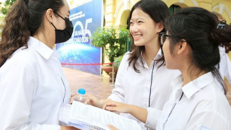 Tuyển sinh Đại học 2024: Điểm trúng tuyển bằng học bạ quá thấp, nỗi lo chất lượng đào tạo (24/05/2024)