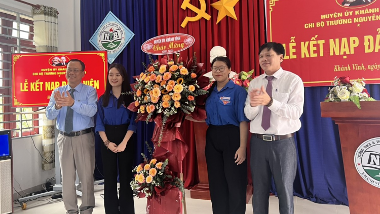 Những đảng viên tuổi 18 (16/5/2024)
