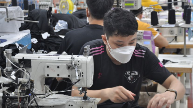Tăng lương tối thiểu hợp lý để tăng năng suất lao động (27/5/2024)