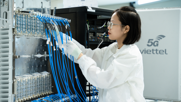 Doanh nghiệp đầu tiên của Việt Nam đạt chứng nhận quốc gia cho thiết bị 5G (21/06/2024)