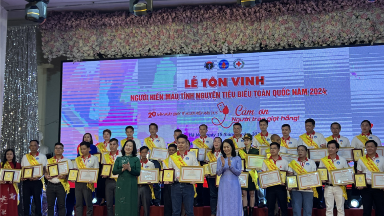 THỜI SỰ 18H CHIỀU 15/6/2024: Tôn vinh 100 người hiến máu tình nguyện tiêu biểu toàn quốc năm 2024.