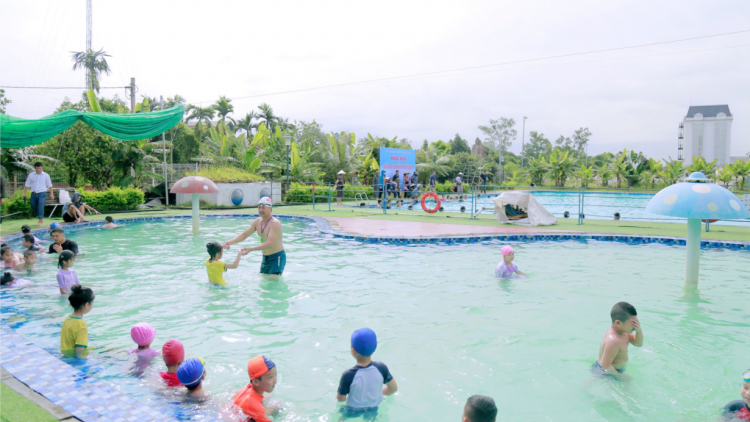 Quảng Ninh: Mở gần 200 lớp dạy bơi miễn phí cho trẻ em (13/6/2024)