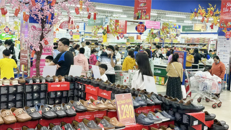 Đà Nẵng: Nhiều đơn vị, hộ kinh doanh bán hàng khuyến mại kích cầu mua sắm (18/6/2024)