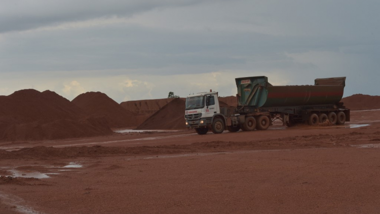 Indonesia xem xét dỡ bỏ lệnh cấm xuất khẩu bauxite (11/7/2024)