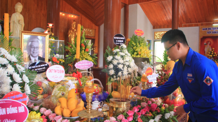 Quảng Bình lập bàn thờ để nhân dân đến dâng hương viếng Tổng Bí thư Nguyễn Phú Trọng (25/07/2024)