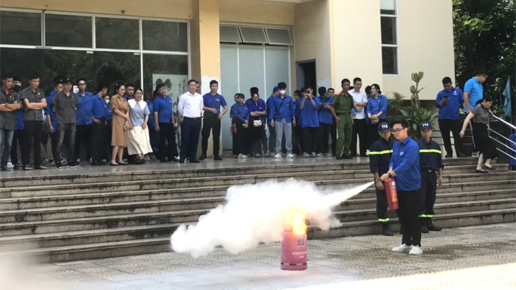 Trang bị kỹ năng cứu hộ, cứu nạn đường bộ và đường thủy cho đội ngũ tình nguyện viên Thủ đô (05/07/2024)
