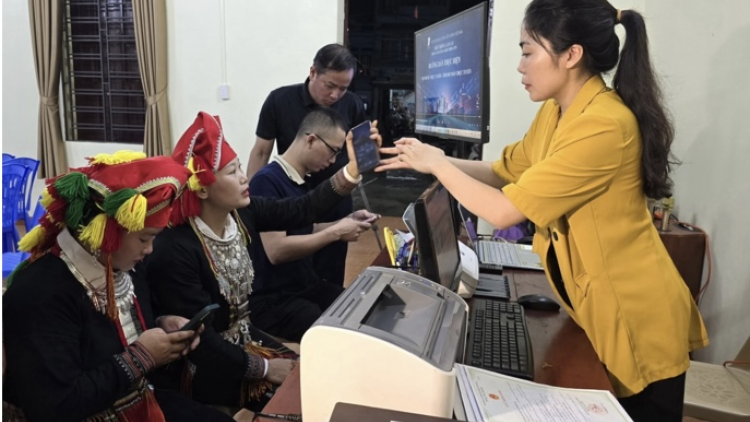 Mô hình “một cửa” không giờ hành chính ở Lào Cai. (11/07/2024)