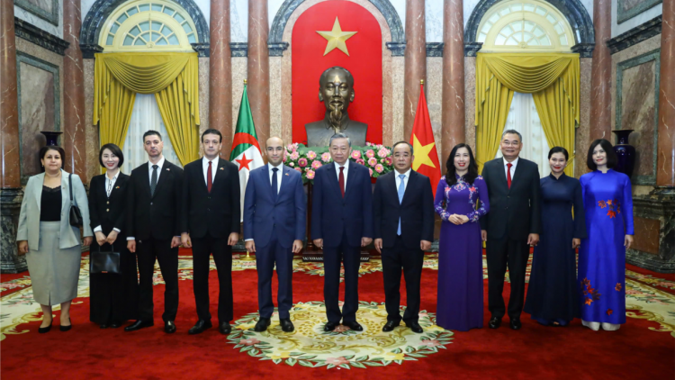 THỜI SỰ 18H CHIỀU 12/8/2024: Tổng Bí thư, Chủ tịch nước Tô Lâm tiếp Đại sứ các nước trình Quốc thư
