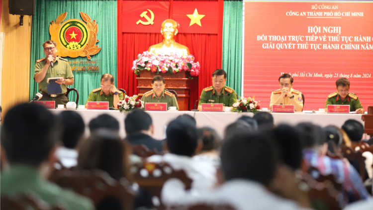 Nhiều người gốc Việt không quốc tịch được cấp căn cước nhờ luật mới (23/08/2024)