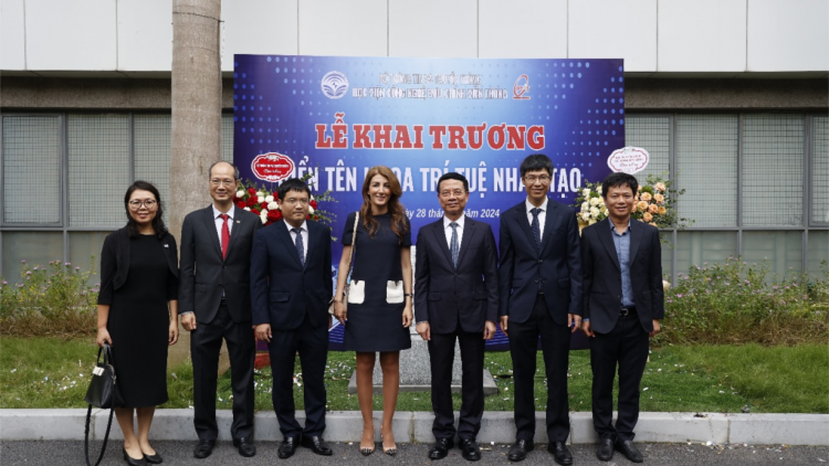 Thúc đẩy hợp tác trang bị cho sinh viên Việt Nam kiến thức 5G (30/08/2024)