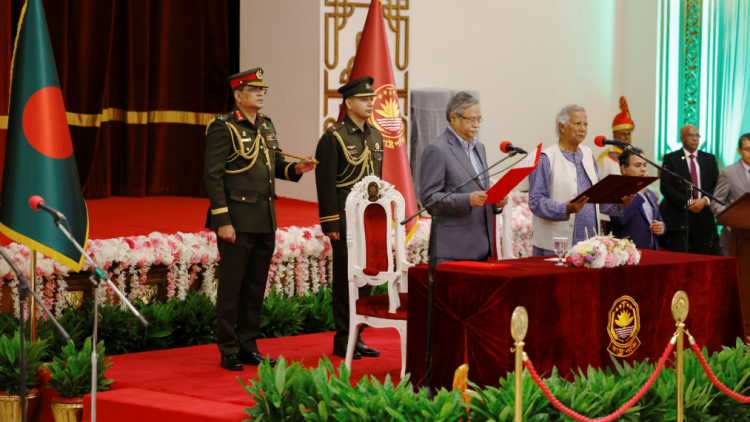 Chính phủ lâm thời Bangladesh tuyên thệ nhậm chức (09/08/2024)