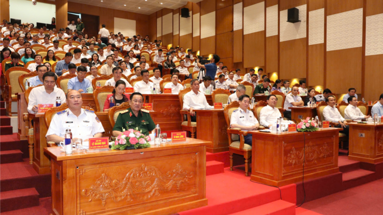 Sơ kết 5 năm chương trình Cảnh sát biển đồng hành với ngư dân: Đạt được nhiều kết quả thiết thực, ý nghĩa (23/08/2024)