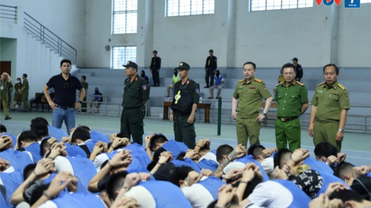 THỜI SỰ 12H TRƯA 8/8/2024: Bộ Công an phá đường dây lừa đảo chiếm đoạt tài sản trị giá trăm tỷ đồng liên quan đến người Việt Nam tại đặc khu kinh tế Tam Giác Vàng, tỉnh Bò Kẹo, Cộng hòa Dân chủ Nhân dân Lào.