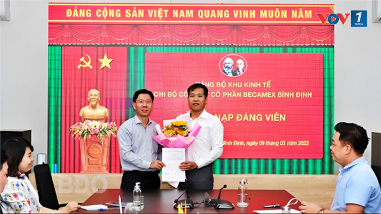 Phát triển đảng viên trong doanh nghiệp ngoài nhà nước ở Bình Định (23/8/2024)
