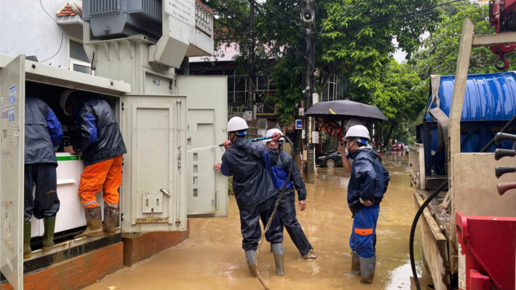 Điện lực Lào Cai chạy đua thời gian cấp điện trở lại sau mưa lũ (15/09/2024)
