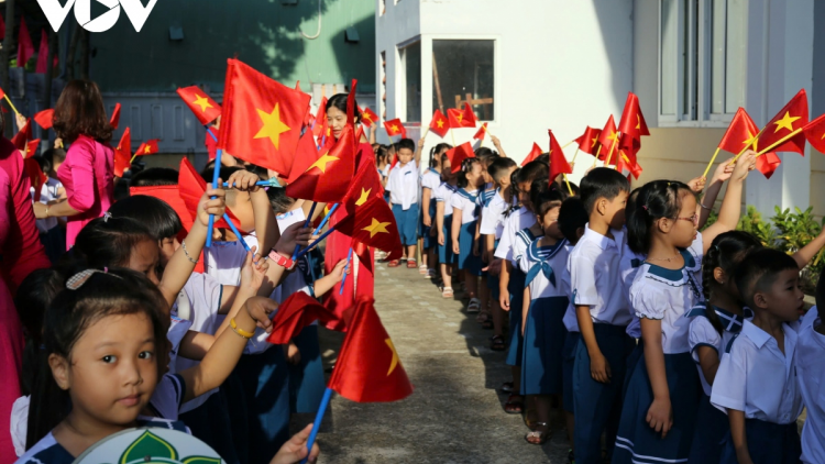 Năm học mới 2024-2025: Đảm bảo quyền đi học cho học sinh (06/09/2024)