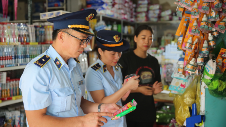 Tiếp tục tăng cường kiểm tra, giám sát thị trường hàng hoá thiết yếu và hỗ trợ người dân sau bão, lũ (24/9/2024)