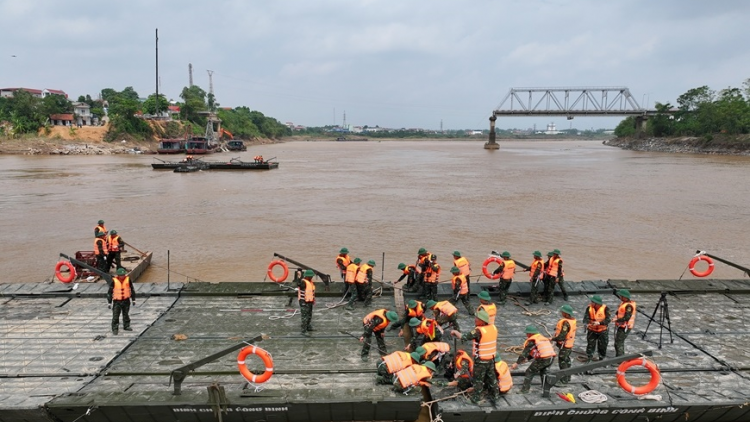 THỜI SỰ 6H SÁNG 30/9/2024: Cầu phao phong Châu – Phú Thọ bắc qua sông Hồng chính thức thông xe từ hôm nay phục vụ nhu cầu đi lại trước mắt của người dân