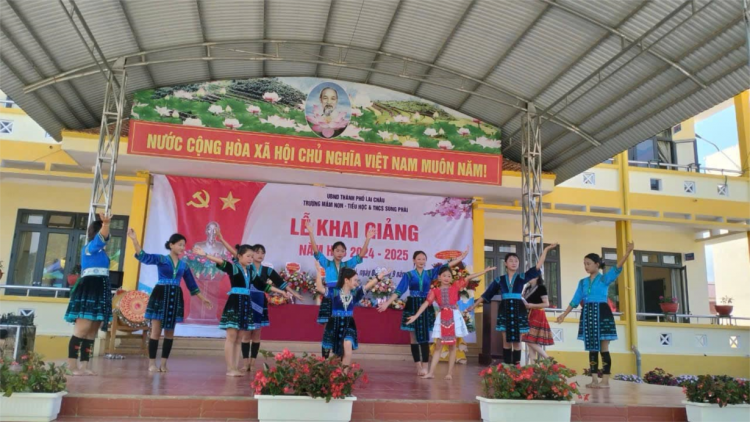 Trường học vùng biên giới vượt khó đầu năm học (07+08/09/2024)