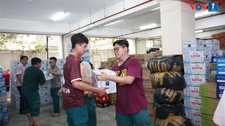 TP.HCM xuất quân đưa hàng cứu trợ ra miền Bắc (13/9/2024)