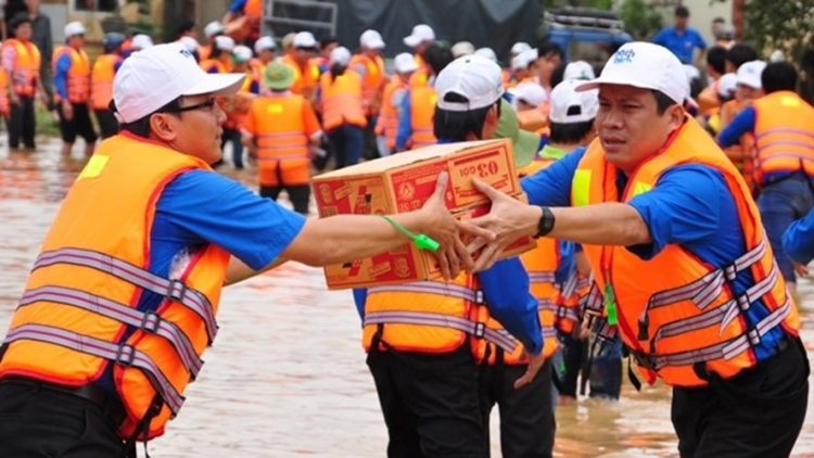 THỜI SỰ 18H CHIỀU 12/9/2024: Bão số 3 và mưa lũ đã khiến 327 người chết và mất tích, hơn 800 người bị thương. Các hoạt động quyên góp, ủng hộ đồng bào lũ lụt tiếp tục được các bộ, ngành, địa phương hưởng ứng với nhiều chương trình thiết thực