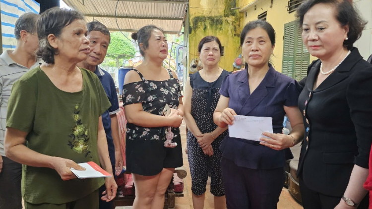 Bộ trưởng Bộ Nội vụ Phạm Thị Thanh Trà thăm, động viên và trao hỗ trợ tỉnh Yên Bái bị thiệt hại do thiên tai. (11/09/2024)