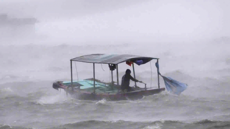 THỜI SỰ 12H TRƯA 18/9/2024: Áp thấp nhiệt đới đang mạnh lên thành bão và hướng vào vùng biển Quảng Trị - Đà Nẵng, các tỉnh miền Trung mưa to