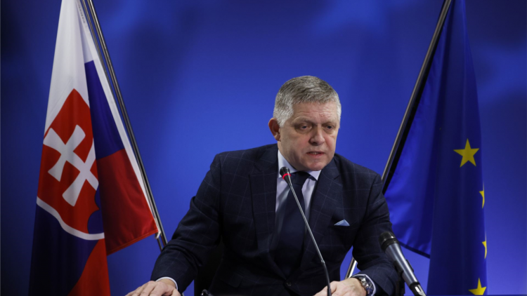 Thủ tướng Fico: Slovakia có thể dừng mọi viện trợ nhân đạo cho Ukraine (10/1/2025)