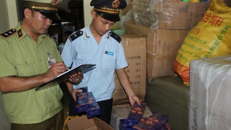 Nóng bỏng buôn lậu cuối năm. (17/12/2015)