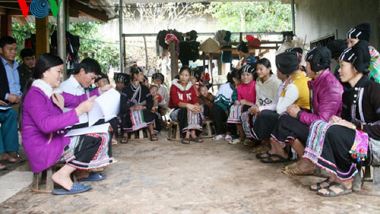Tết no ấm trên bản tái định cư Nậm Nhùn. (12/02/2016)