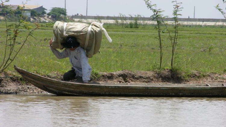 Thời sự trưa ngày 18/12/2014: An Giang: Khu vực biên giới nóng lên với tình trạng buôn lậu