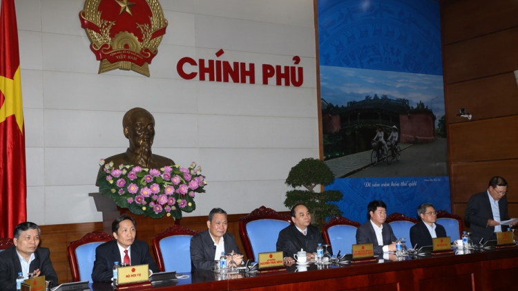 Phát biểu tại Hội nghị triển khai nhiệm vụ năm nay của Ban chỉ đạo Cải cách hành chính Chính phủ, Ủy viên Bộ Chính trị, Phó Thủ tướng Nguyễn Xuân Phúc yêu cầu tăng cường trách nhiệm người đứng đầu trong cải cách hành chính. (Thời sự đêm 19/01/2016)