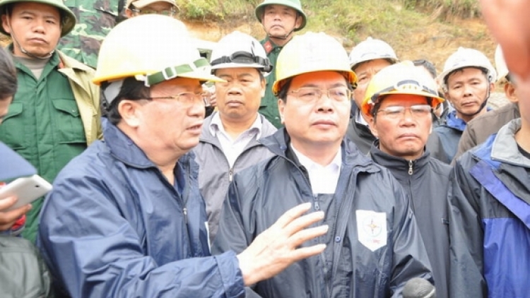 Thời sự trưa ngày 21/12/2014: Cơ quan chức năng đang khẩn trương điều tra nguyên nhân sự cố sập hầm thủy điện Đạ Dâng-Đạ Chomo, Lâm Đồng