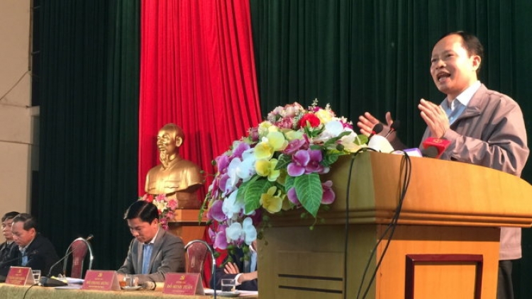Bí thư Tỉnh ủy Thanh Hóa nhận lỗi trong cuộc đối thoại với ngư dân Sầm Sơn sau vụ việc hàng trăm người dân tập trung lên UBND tỉnh phản đối việc di chuyển bến neo đậu tàu thuyền để nhường chỗ cho dự án du lịch. (Thời sự trưa 07/3/2016)
