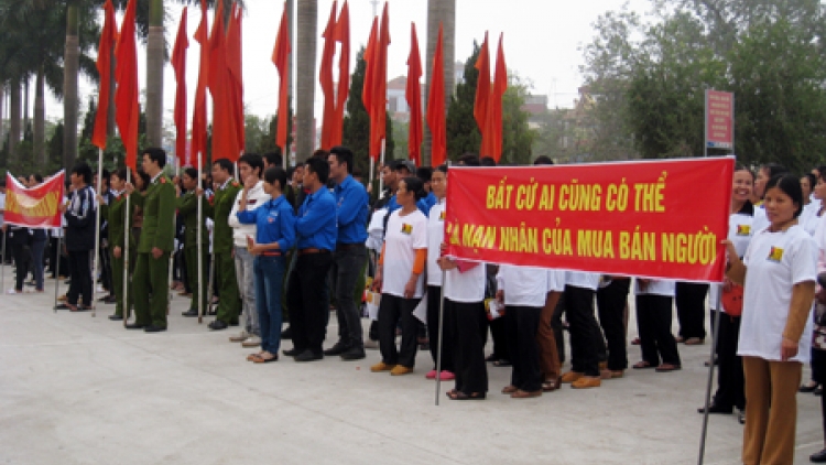 Cảnh giác trước cạm bẫy của tội phạm buôn bán người. (16/3/2016)