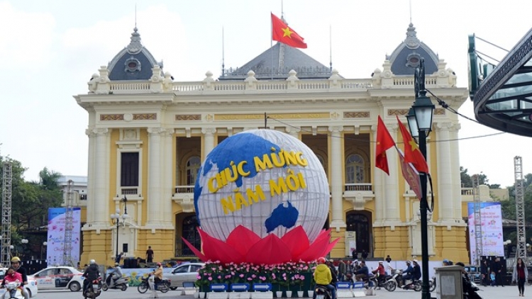 Không khí chuẩn bị đón mừng năm mới Bính Thân ở mọi miền đất nước. (07/02/2016)