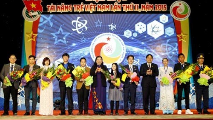 Khai mạc Đại hội Tài năng trẻ Việt Nam lần thứ 2 năm 2015 với chủ đề “Tài năng trẻ Việt Nam chung tay xây dựng đất nước”. (Thời sự trưa 13/12/2015)
