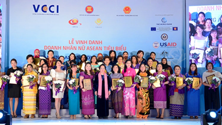 Vai trò của doanh nghiệp, doanh nhân và lao động nữ trong nền kinh tế hội nhập. (07/3/2016)
