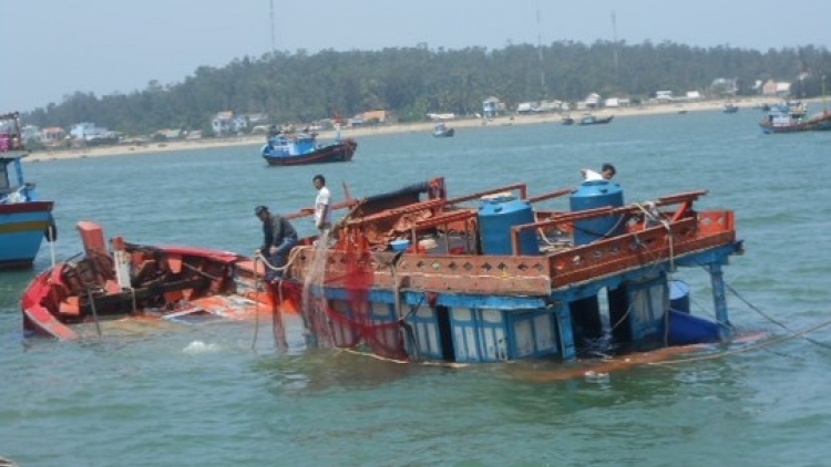 Báo động tình trạng tai nạn tàu cá. (05/4/2016)