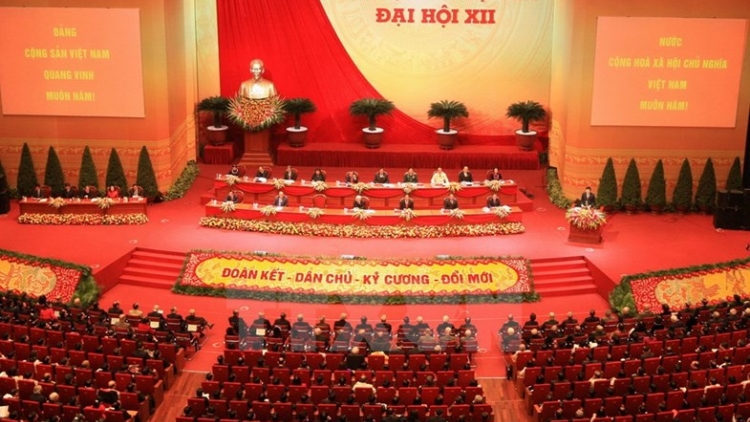 Đại hội đại biểu toàn quốc lần thứ 12 của Đảng Cộng sản Việt Nam chính thức khai mạc tại Hà Nội, với sự tham dự của hơn 1 nghìn 500 đảng viên ưu tú, đại diện cho hơn 4 triệu 500 nghìn Đảng viên. (21/01/2016)