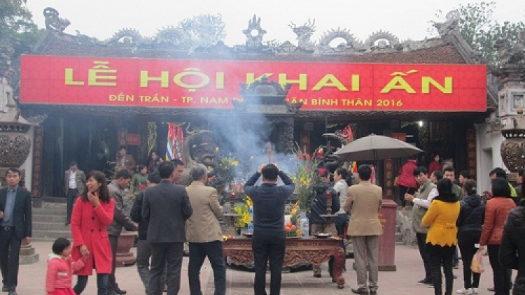 Đêm nay (14 tháng Giêng) sẽ diễn ra Lễ khai ấn đền Trần, thành phố Nam Định. (Thời sự trưa 21/02/2016)