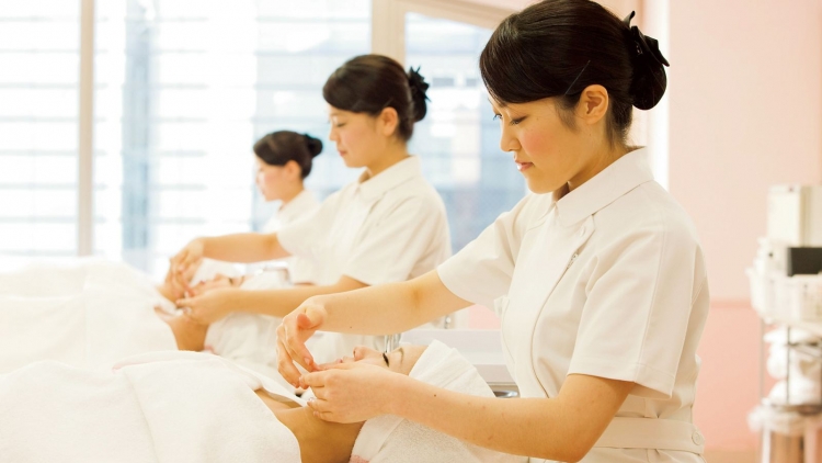 Tư vấn học nghề chăm sóc sắc đẹp và tìm kiếm việc làm ở Việt Nam. (01/01/2016)